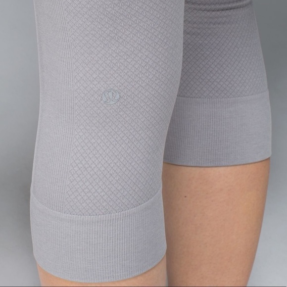 LULULEMON Seamlessly Street Crop Capri Yoga Workout Pant Heather Iris Purple 8 - Picture 8 of 10